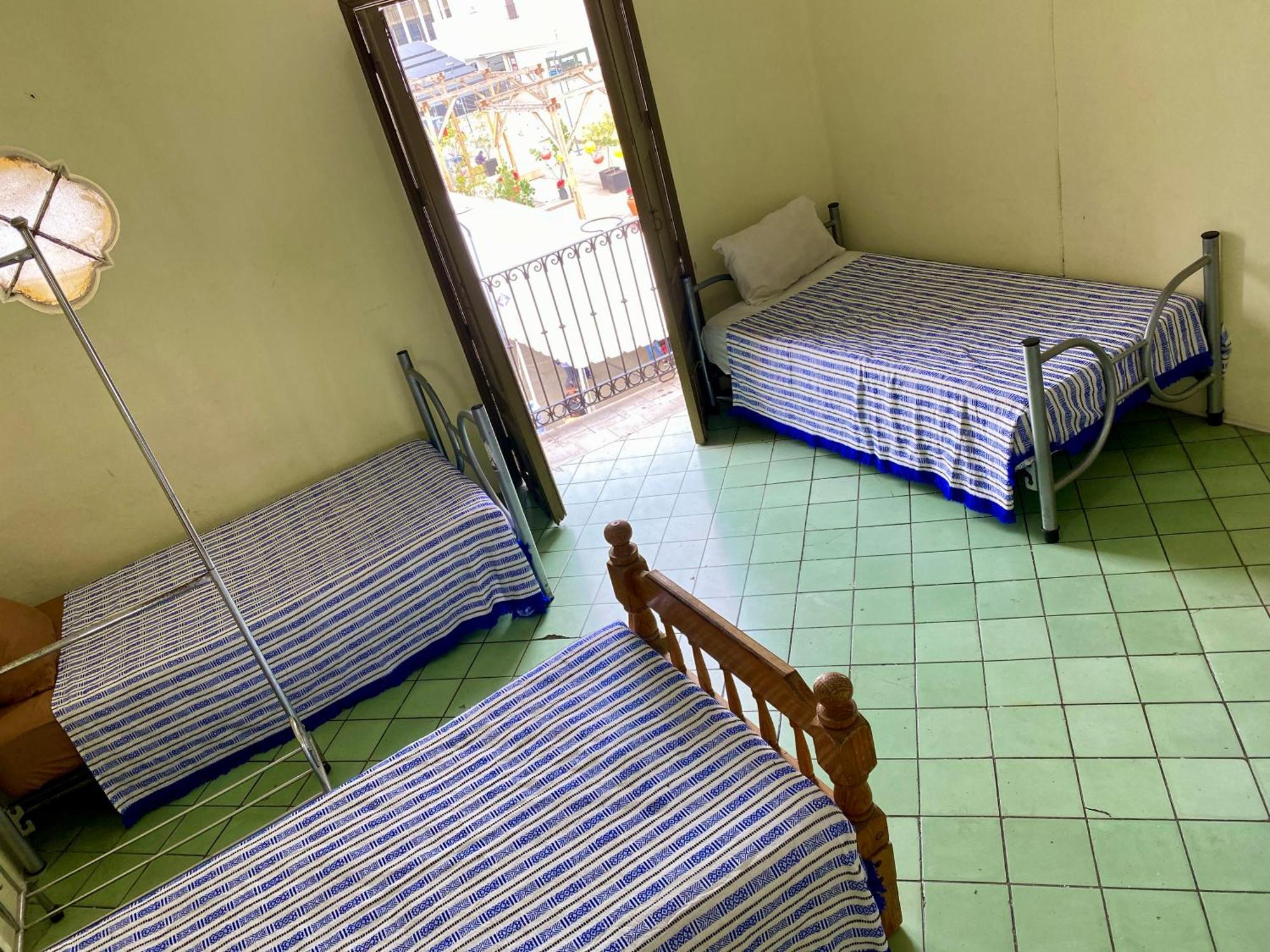 Hostal Santuario De Las Libelulas Guadalajara Bagian luar foto