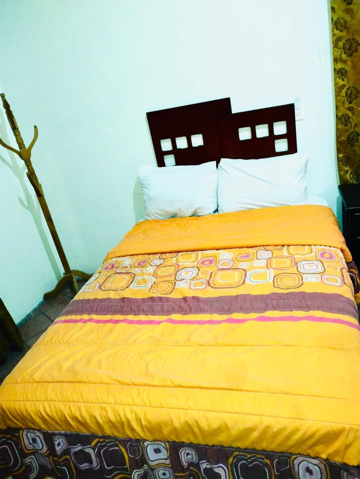 Hostal Santuario De Las Libelulas Guadalajara Bagian luar foto