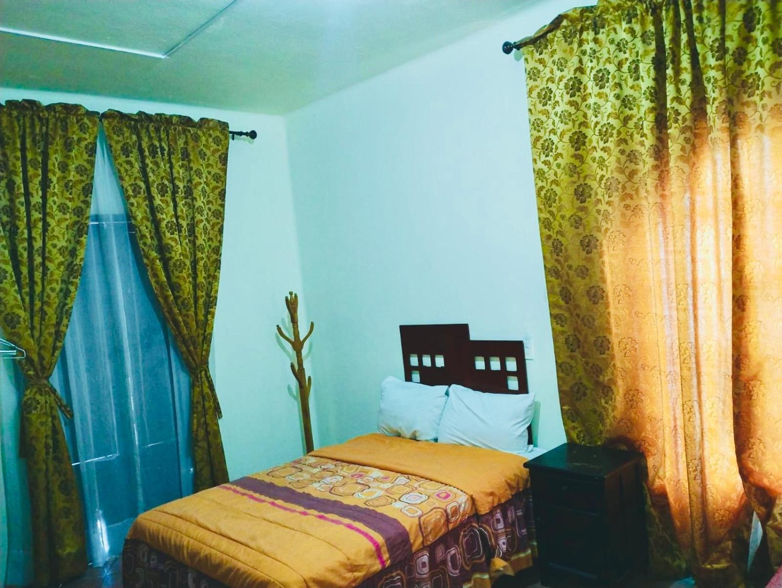 Hostal Santuario De Las Libelulas Guadalajara Bagian luar foto